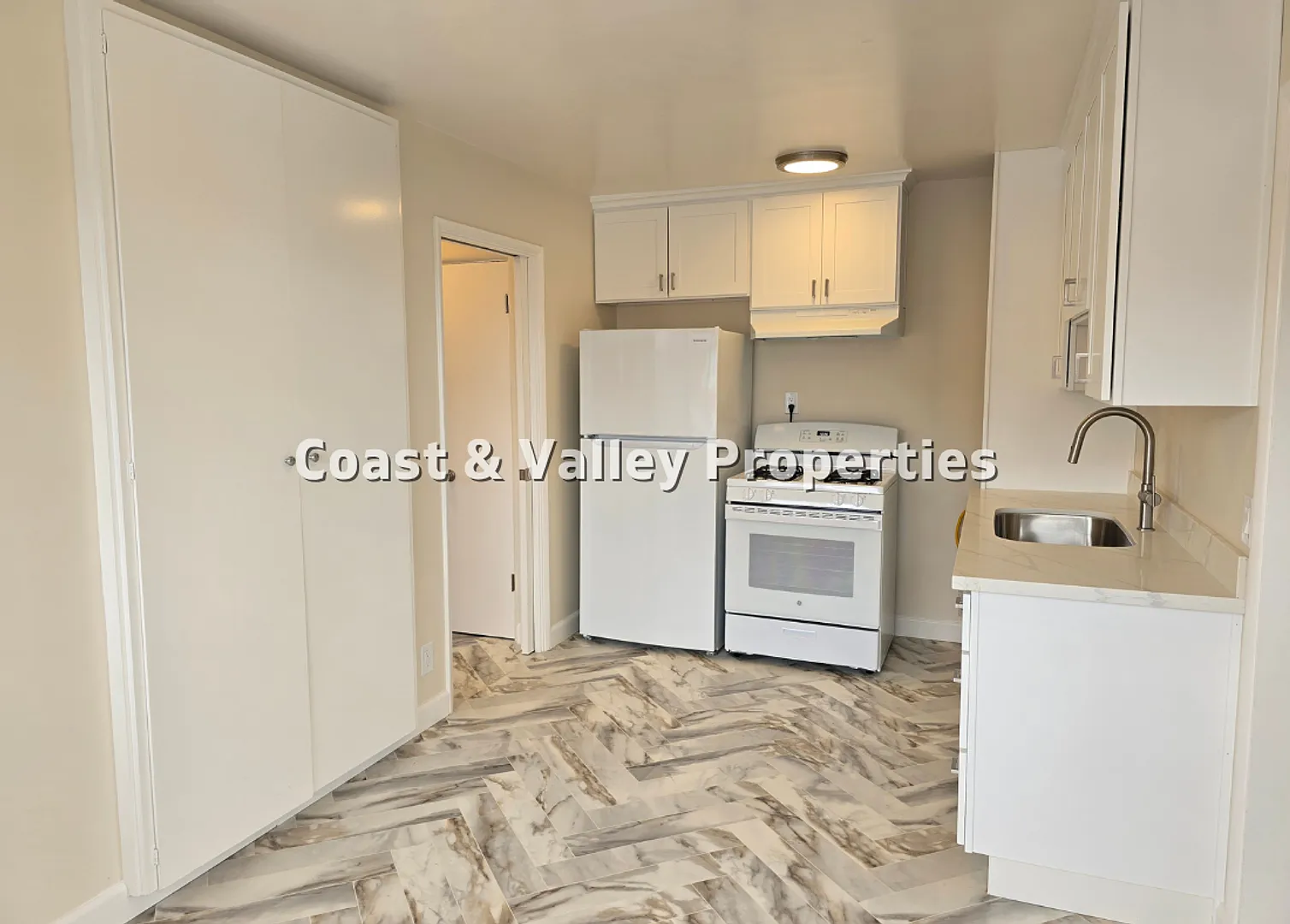 601 Forest Avenue, Pacific Grove, CA 93950 — Photo 1