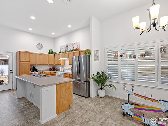 5th image of 2685 Emerald St