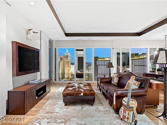 3rd image of 3750 Las Vegas Blvd S