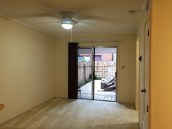 4th image of 2115 Langley Ave