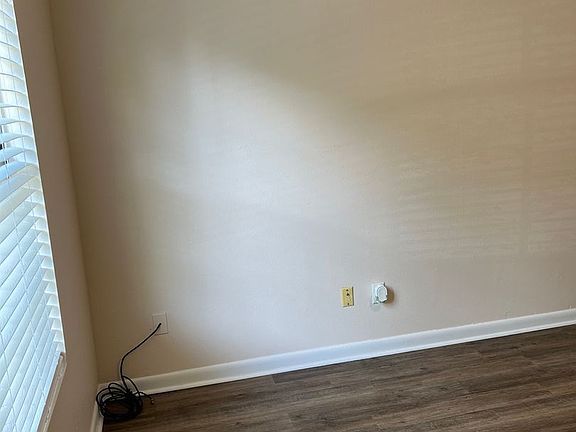 2nd image of 1325 Greendale Ave Unit 16