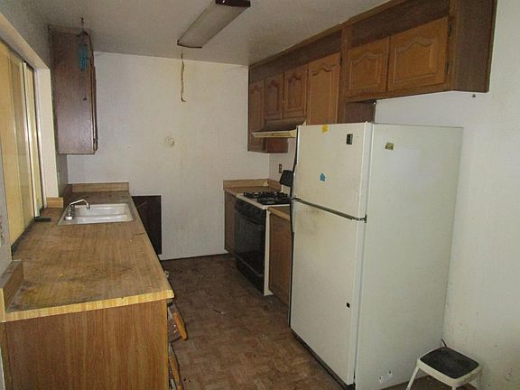 3rd image of 3905 Smithfield Way