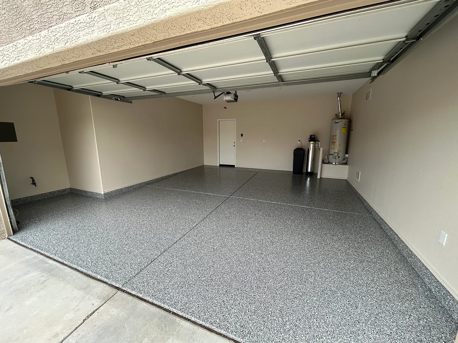 1879 W Owens Way — Photo 2