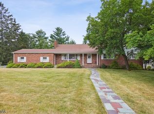 1 Fairview Dr, North Caldwell, NJ 07006
