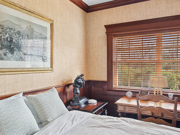 371 Sag Harbor Tpke — Photo 22