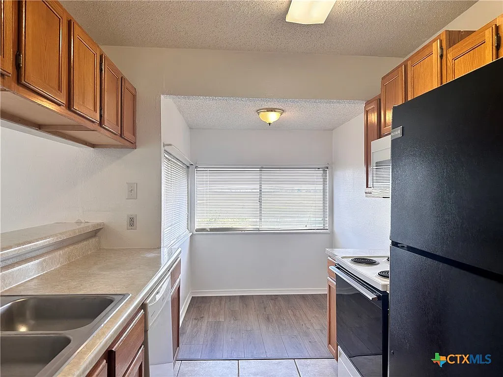1 bed, 1.0 bath, 12932 sqft, $850 — Photo 3