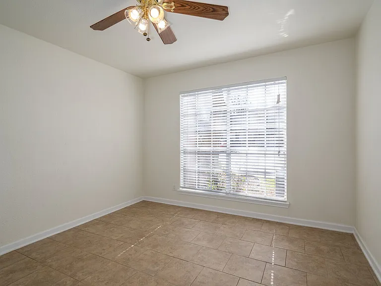 Kimberly House Apartments — Photo 15