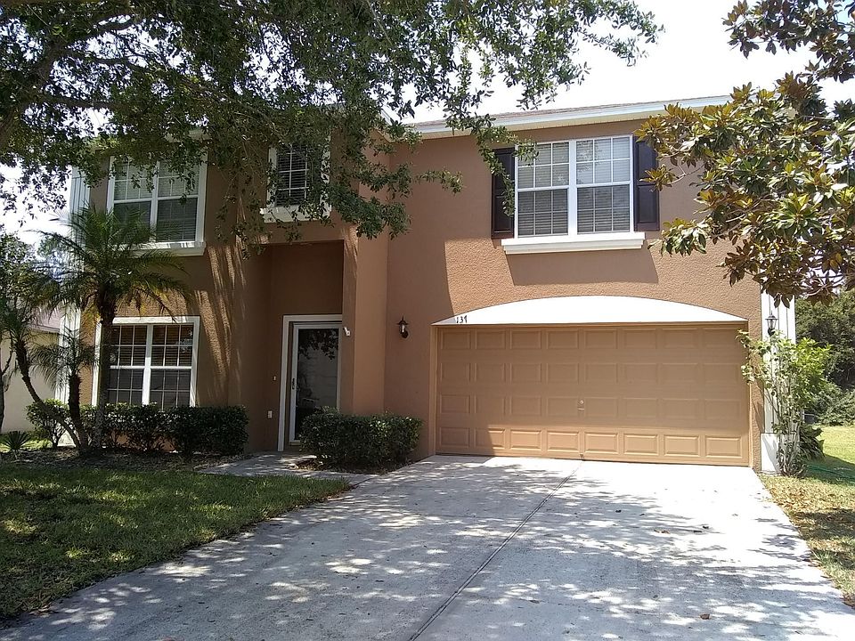 Huge master bedroom. over the garage.