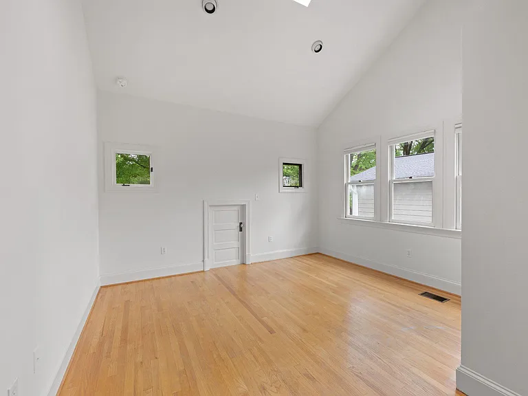 4830 Brandywine St NW — Photo 16