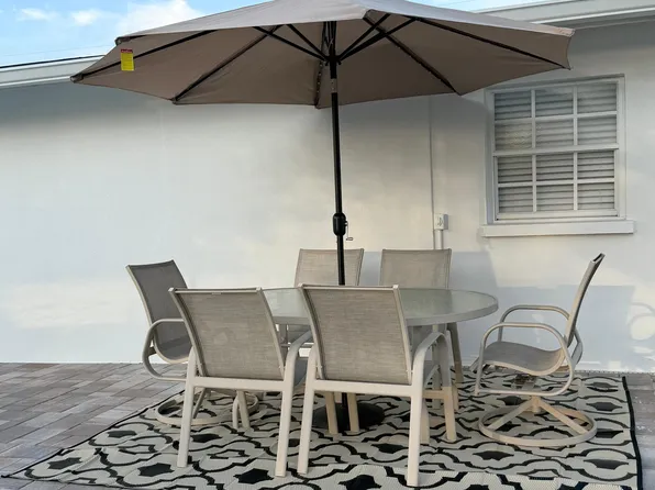 4534 N Lake Dr, Sarasota, FL 34232