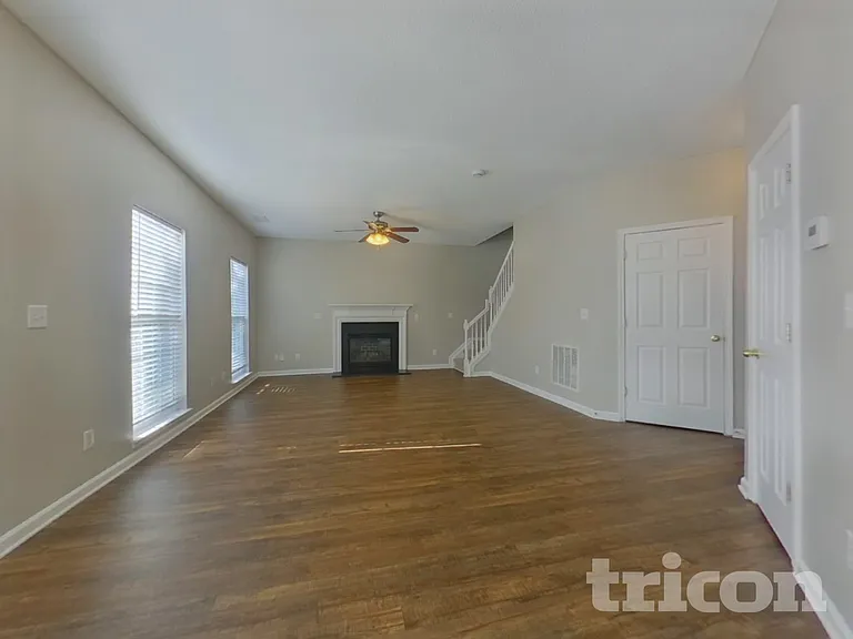 1812 Southwind Dr — Photo 3