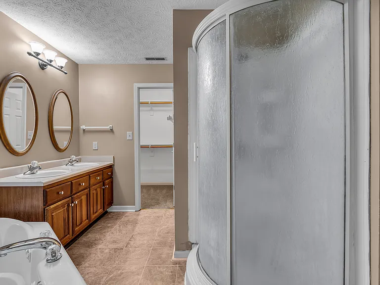 6748 Wimbledon Dr — Photo 21