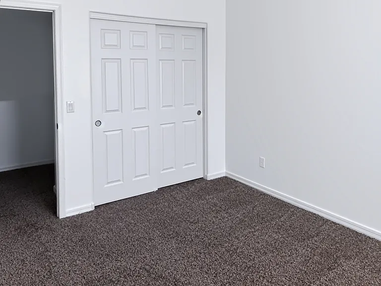 7516 S 27th Pl — Photo 18