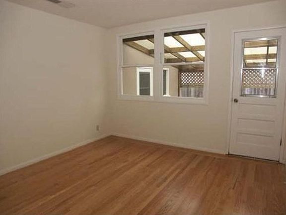4th image of 667 Montezuma Dr