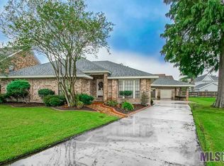 1109 Lake Louise Dr, Gretna, LA 70056