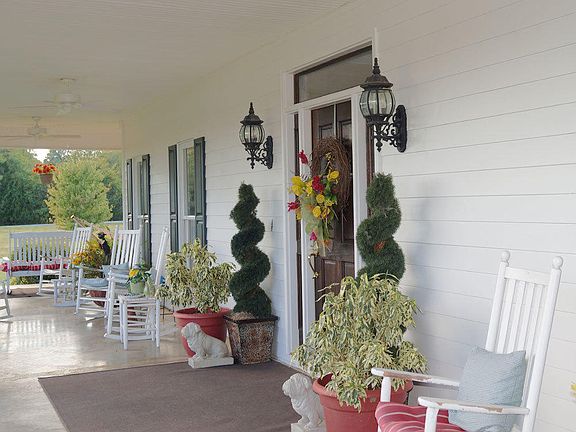 5th image of 293 Sugar Berry Ln