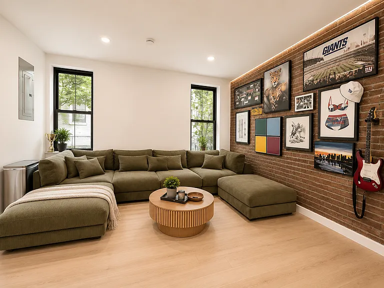 404 W 51st St #2C — Photo 3