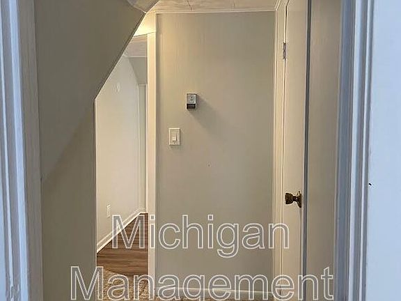 4th image of 197 S Mill St