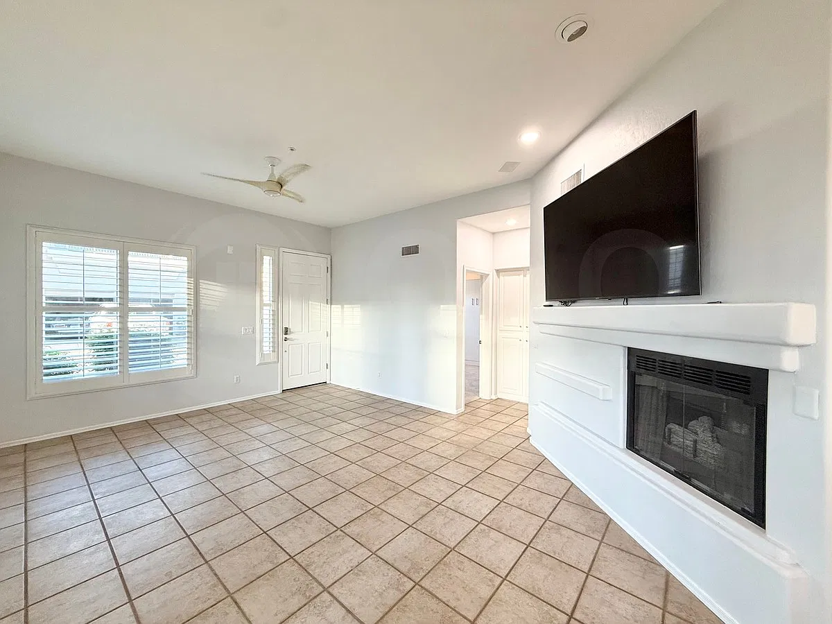 2 bed, 2.0 bath, 1244 sqft, $2,650 — Photo 3