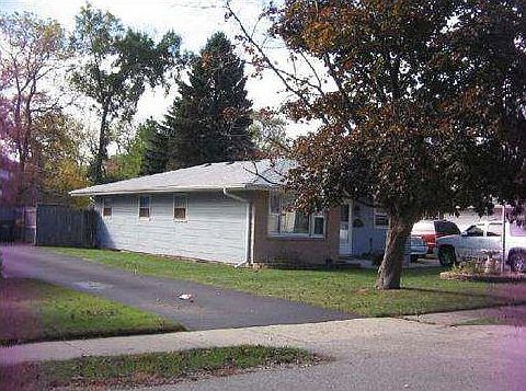 1st image of 909 Barnhart Ct