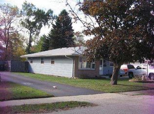 909 Barnhart Ct, Zion, IL 60099
