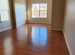 592 Hopkins Landing Dr, Essex, MD 21221