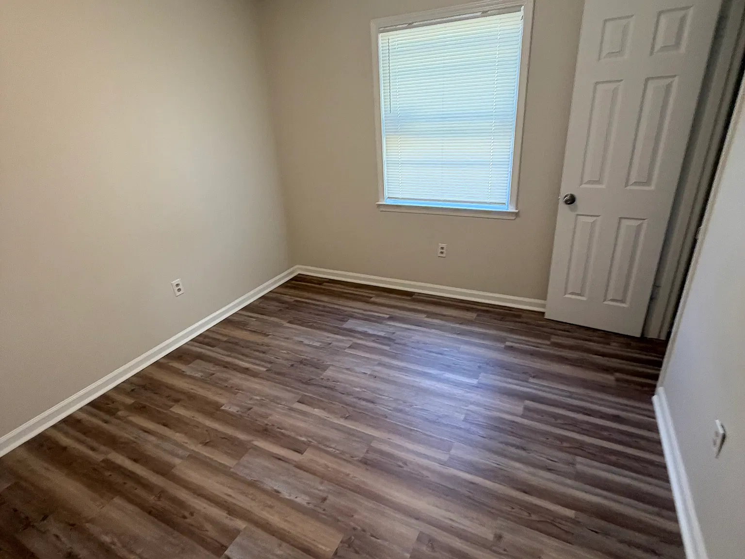 3 bed, 1.5 bath, 1125 sqft, $1,085 — Photo 2