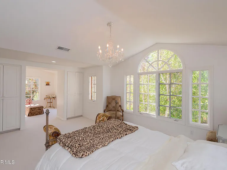 2443 Swanfield Ct — Photo 11