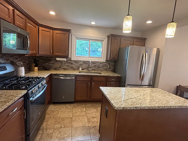 828 Selma Ave — Photo 17