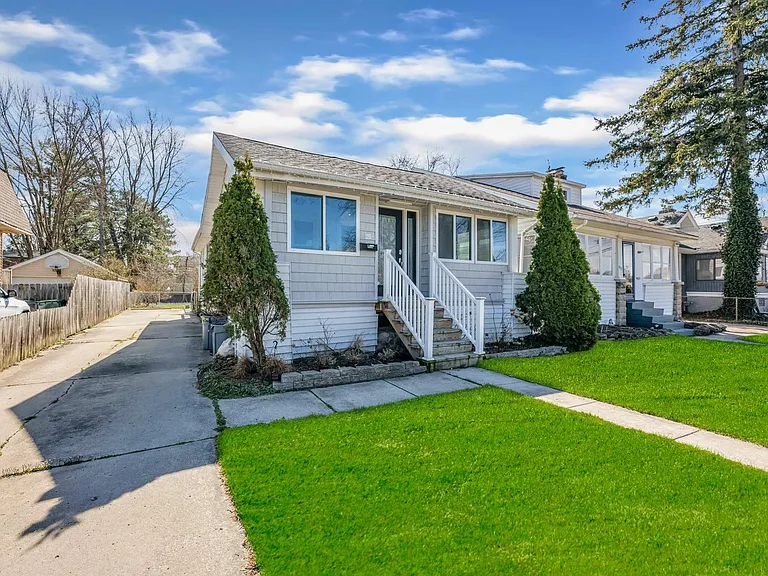 419 W Twelve Mile Rd — Photo 24