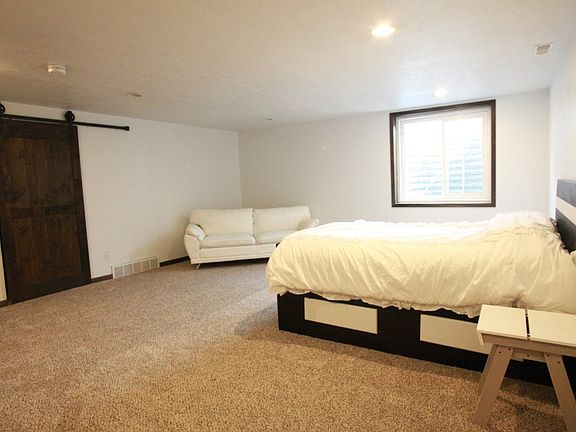 3rd image of 403 Wood Meadows Dr
