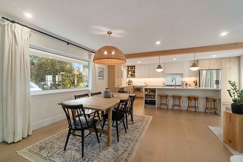 North Vancouver Apartment for rent - 3 Bedrooms — photo 5