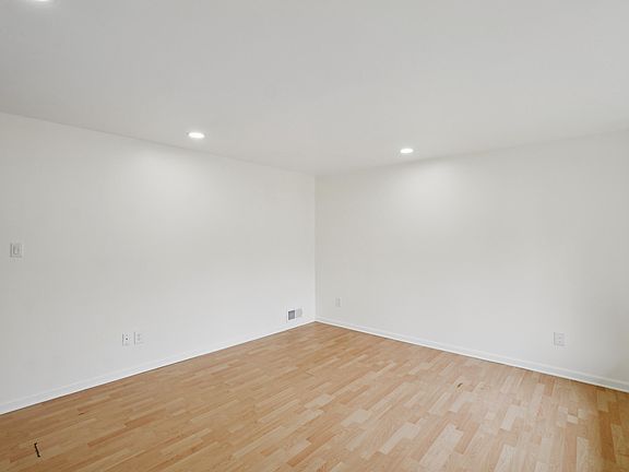 4th image of 34846 Fairchild St