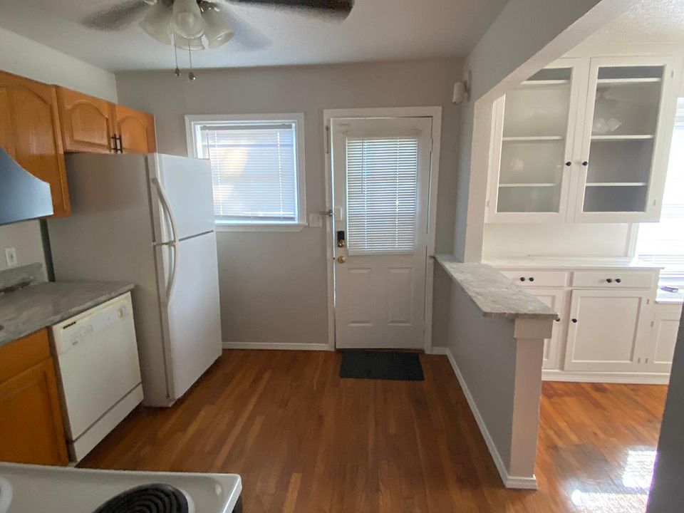 1st image of 1451 Long Ave