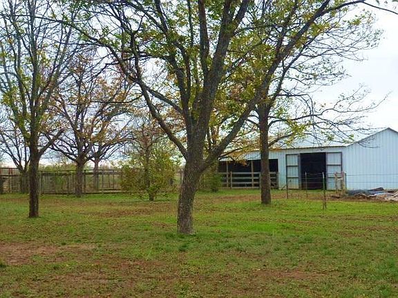 3rd image of 1385 County Road 441