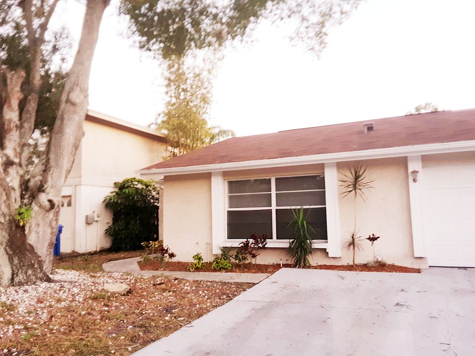 1st image of 10324 Fernbrook Ln