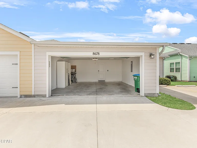 8678 Weekend Dr — Photo 36
