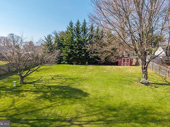 5th image of 1900 Davis Dr