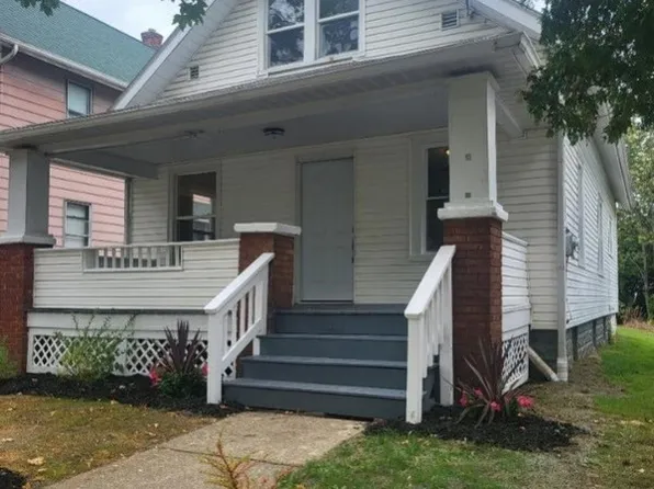 1266 Girard St, Akron, OH 44301