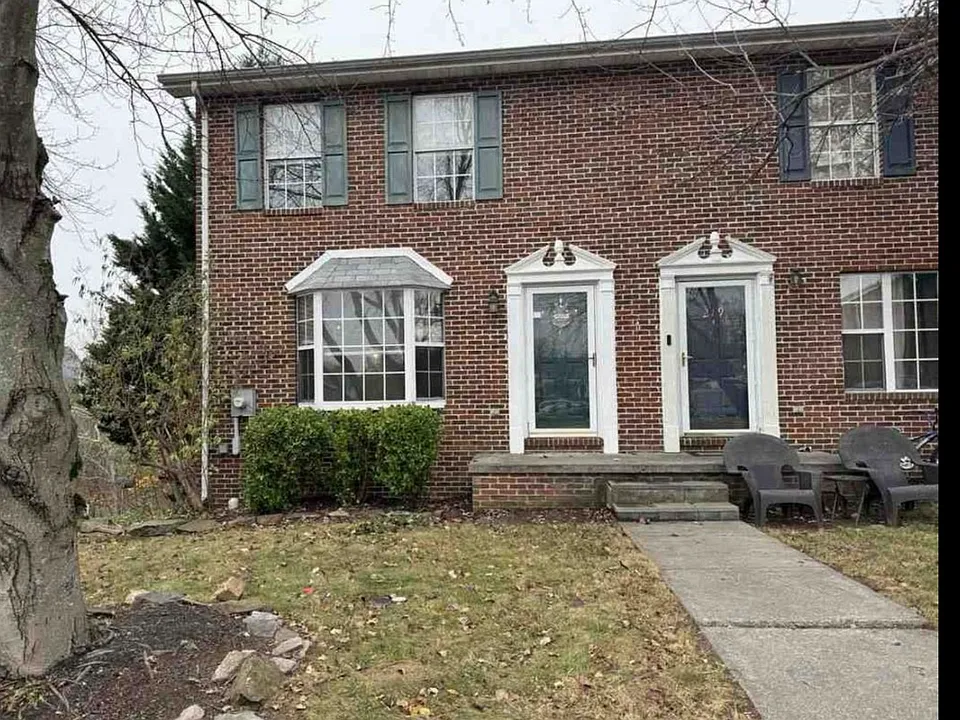 217 Willowbrook Ct