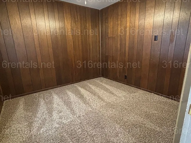 220 Ohio St — Photo 3
