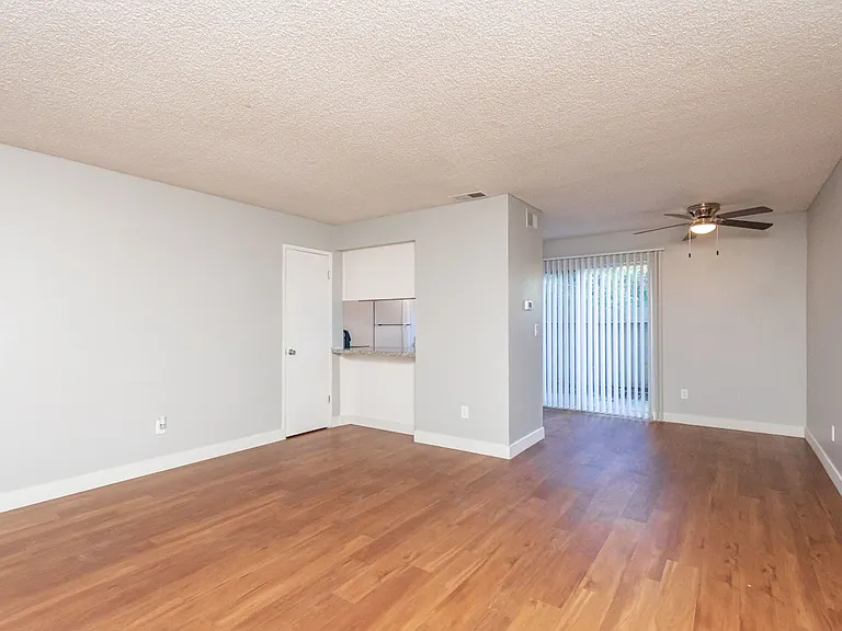 Redwoods at Mather Station Apartments — Photo 42