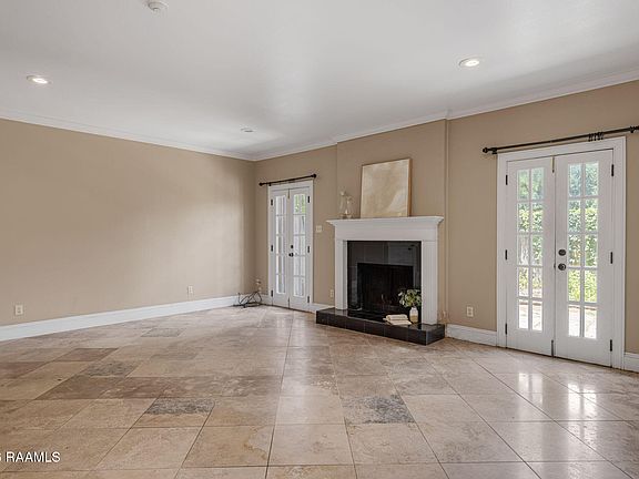 2nd image of 559 Esplanade Dr