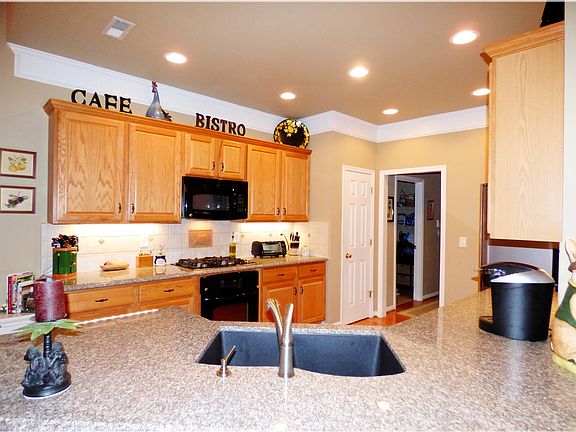 4th image of 7762 Sedgebrook Dr E