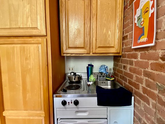 5th image of 43 W 69th St APT 2C