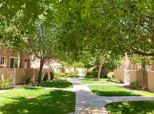 25554 Schubert Cir APT B, Stevenson Rnh, CA 91381