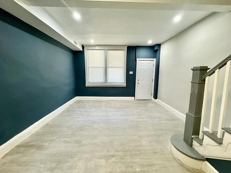 2528 S American St — Photo 7
