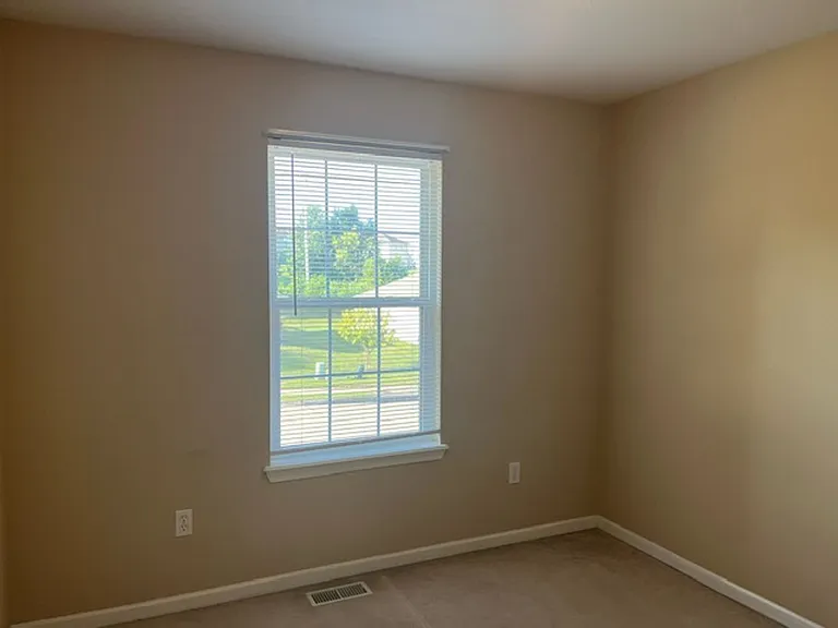 101 Amazon Dr — Photo 17