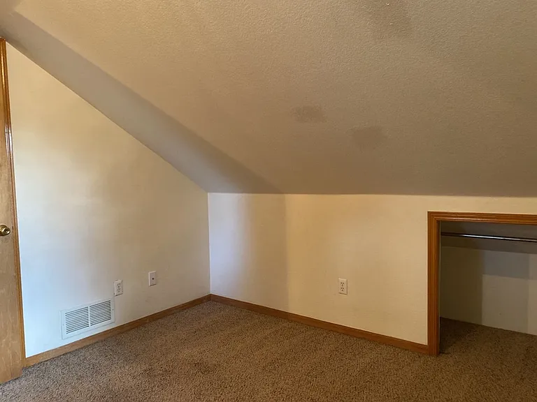 610 S Whitcomb St #B — Photo 18