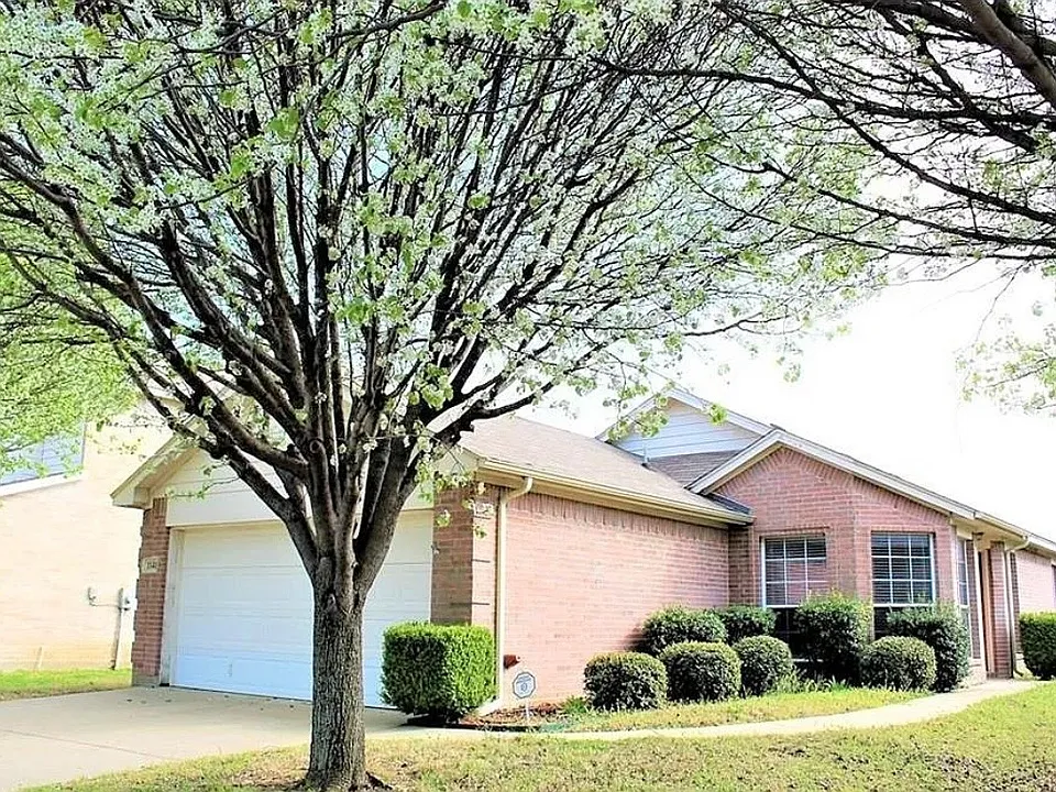 1141 Boxwood Dr